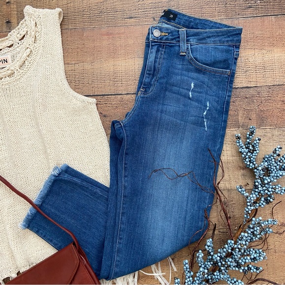 JUST BLACK Ancil Frayed Hem Short Jeans - Picture 2 of 11